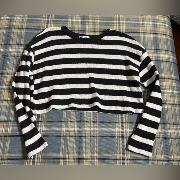 Zara Cropped Ribbed Striped Sweater Top Black & White - Picture 1 of 4